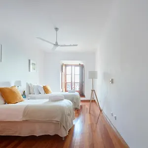 charming-apartment-in-alfama-with-river-view.hotels-lisbon-portugal.com/
